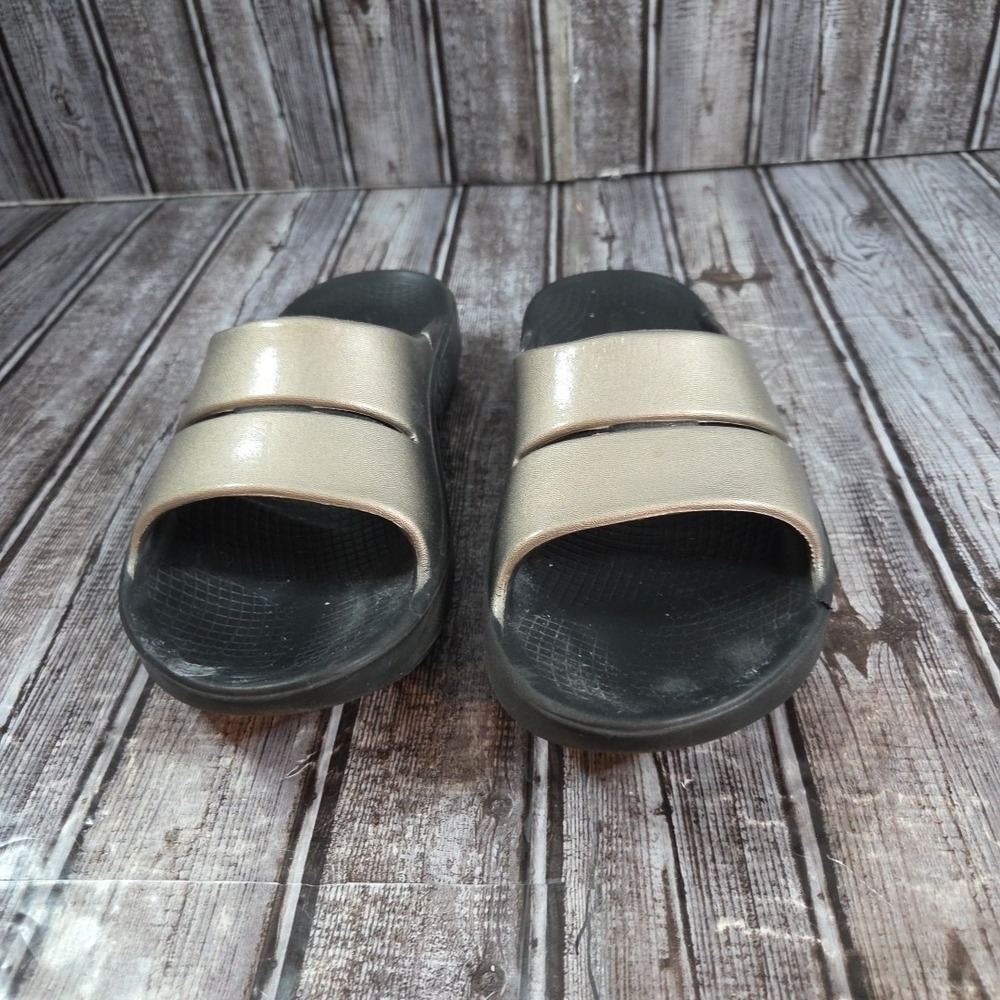Unisex Oofos OOahh Gold Black Rubber Comfort Slide Sandals Size Mens 6 Womens 8 - Picture 4 of 8